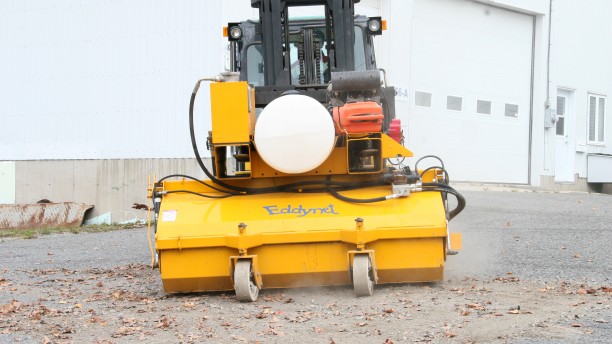 Eddynet Hydraulic pick-up sweeper for forklifts